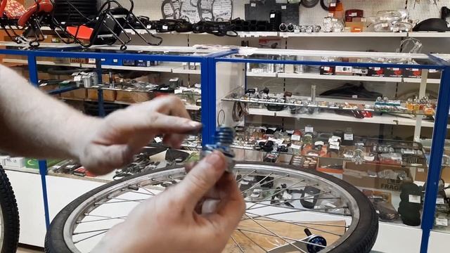 Замена задней червячной втулки велосипед Stels! Люфт заднего колеса! смотреть онлайн