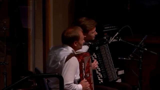 По тундре, по железной дороге - инструментальная музыка. Семья Катречко. смотреть онлайн