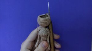 Как связать голову каркасной куклы крючком Тесс