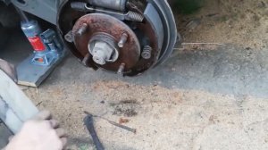 Замена задних тормозов Nissan AD 4wd