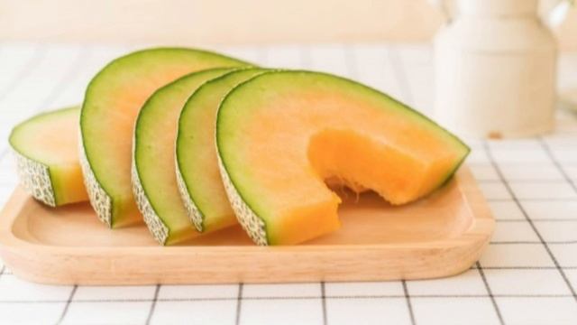 Что происходит с ТЕЛОМ, когда Вы едите ДЫНЮ? Польза и вред дыни смотреть онлайн