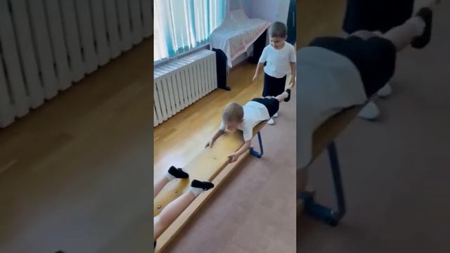 Танцевальная студия "Созвездие": открытое занятие группа 2 смотреть онлайн