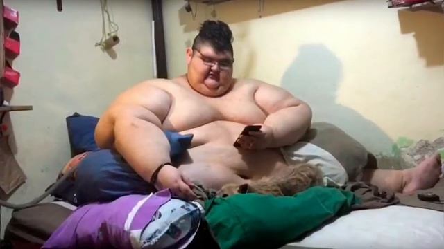 Самый толстый мальчик и самый толстый человек в Мире смотреть онлайн