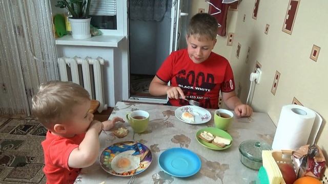 Влад и Андрей ВЕСЕЛО ИГРАЮТ !!! смотреть онлайн