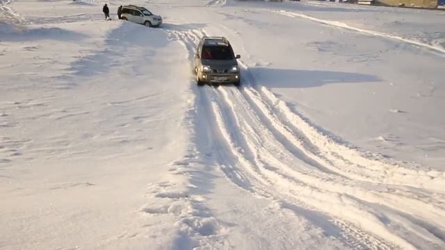 X-Trail на Молодежке смотреть онлайн