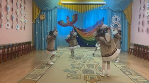 Север, Народные танцы в детском саду