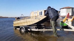 Скольжение ПНД лодки на прицепе