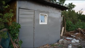 Покраска вагончика на даче, что получилось судить Вам).