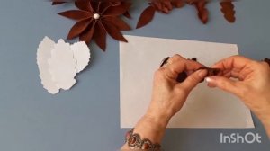 Вот так можно легко и просто сделать листики из кожи.