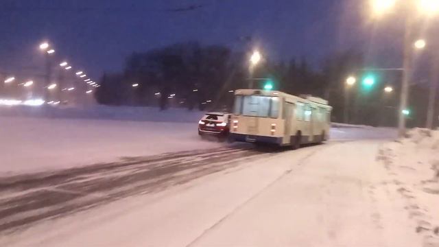 russia Ufa city сильный снегопад зимой 2022.проспект октября \гдк троллейбус уттз горожанин смотреть онлайн