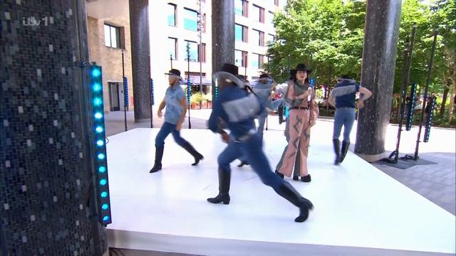 Anne-Marie Performs 'Unhealthy' On This Morning - 21/06/2023
