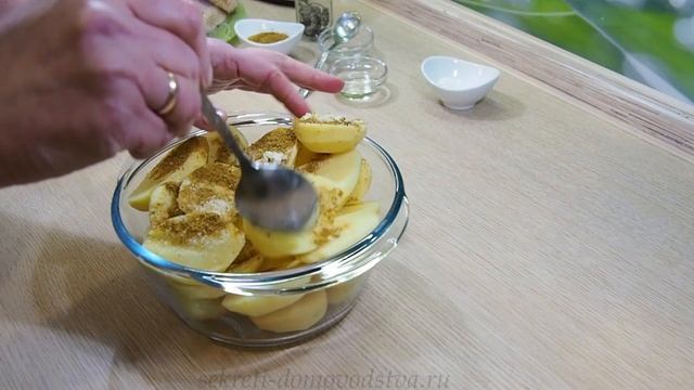 Курица с картошкой, запеченная в духовке в рукаве! Ну очень вкусно! (baked chicken) смотреть онлайн