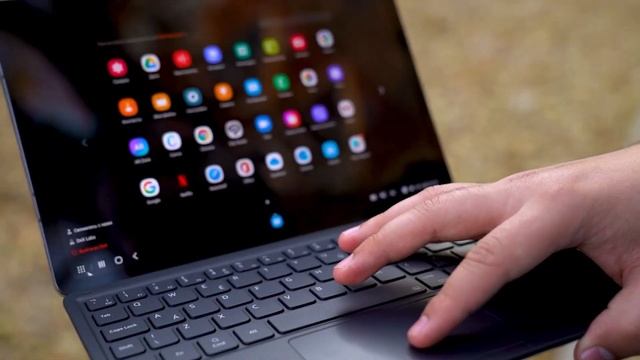 Превращаем планшет в ноутбук! Обзор Samsung Tab S7 Book Cover Keyboard смотреть онлайн