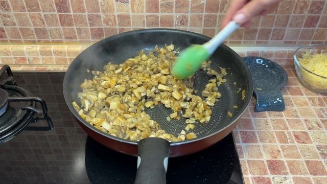Жульен с Баклажанами и Грибами. Тайна Вкусного Жульена с Аппетитной Сырной Корочкой. смотреть онлайн