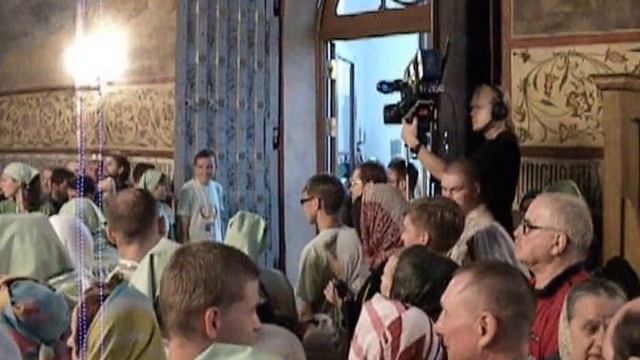 Патриаршая Божественная литургия в Свято-Троице Сергиевой лавре. 18.07.2016г. смотреть онлайн