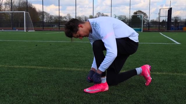 What Your Football Boots say about you! (SOCCER STEREOTYPES) смотреть онлайн