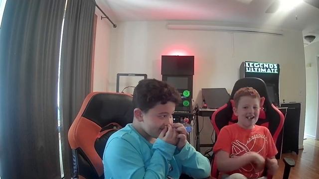 Jelly Belly Bean-Boozled Naughty or Nice Challenge! смотреть онлайн