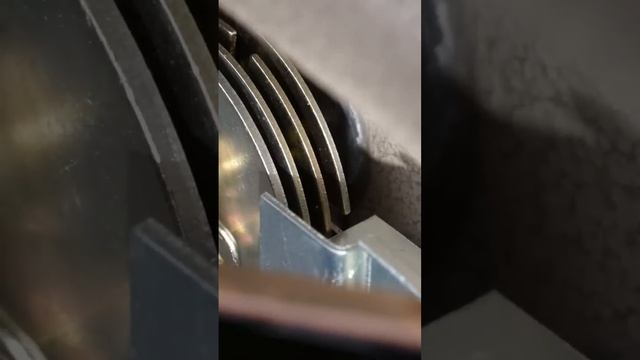 ?Как устроен механизм сейфа #деньги #офисные #дом смотреть онлайн