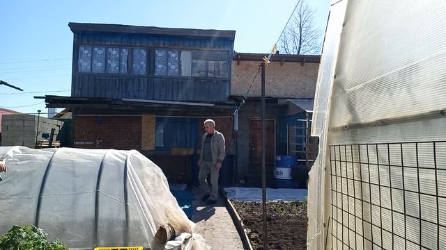 8 мая 2022 г. Делаю перевалку томатов. Муж собирается на рыбалку. смотреть онлайн