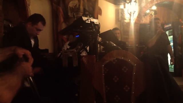 ВЛЕ ВАРУЖ РЕСТ-СТАРЫЙ ФАЕТОН смотреть онлайн