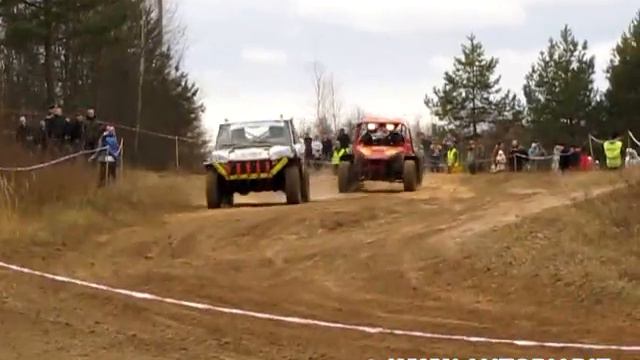 Джип-триал 2011. Карусельная гонка. 3-й заезд (20.11.2011) смотреть онлайн