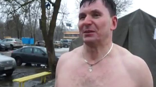 На Крещение окунулись в купели сотрудники Брянской полиции 19.01.15 смотреть онлайн