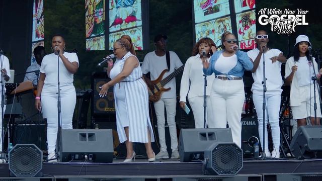 The Light Twins @ All White New Year Gospel Fastival смотреть онлайн