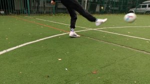 Удар по мячу в замедленной съёмке