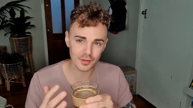 AUSTRALIAN TRIES NESCAFE GOLD OAT LATTE | Vegan Taste Test Reviews смотреть онлайн