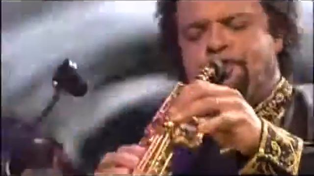 Yanni Saxophone Vs Violin YouTube смотреть онлайн