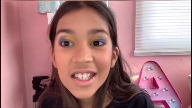 Snow White Makeup Look 🍎 #SparklyPrincesses Episode 1 смотреть онлайн