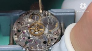 Как не надо смазывать часы.