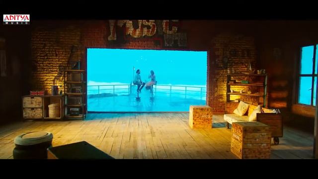 Rayye Rayye Mantu Song Vunadi Okkate Zindagi Ram, Anupama