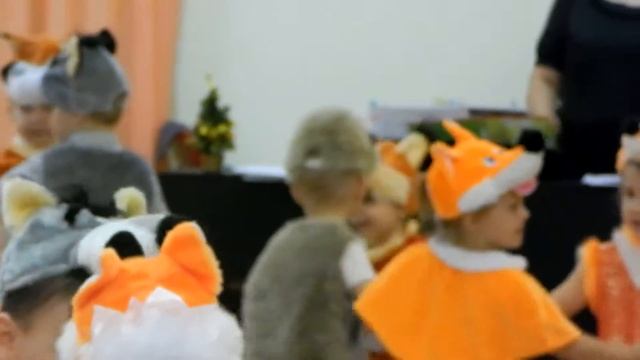 Новогодний утренник в детском саду! Ежик и белочка! смотреть онлайн