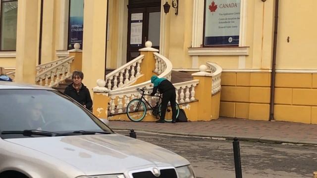 Кража Велосипеда во Львове / У Львові Вкрали Велосипед / Bike Thief in Ukraine Lviv смотреть онлайн