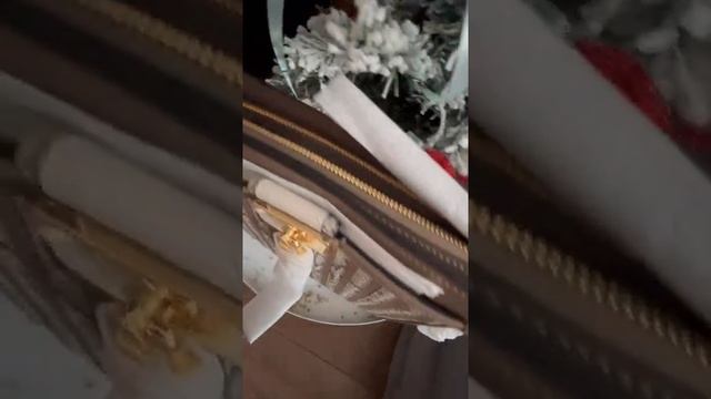 Calvin Klein сумка, новая, в подарок, цена покупки 158$ Цена продажи 7000 рублей смотреть онлайн