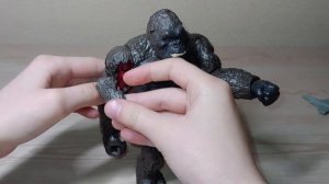 Обзор игровой фигурки Godzilla vs Kong Конг с истребителем