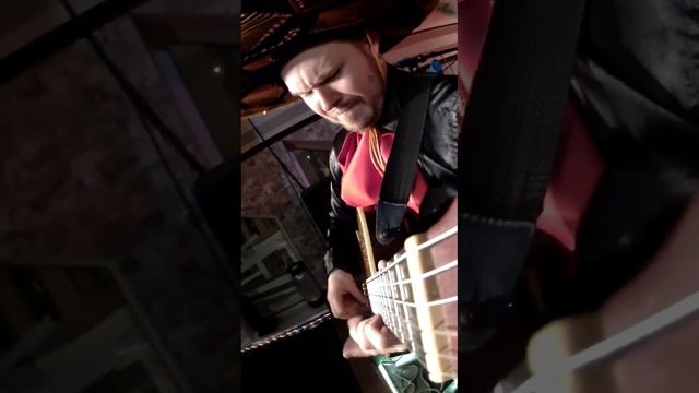 ГитарХит - Pump It - The Black Eyed Peas (Instrumental cover) #гитара #кавер #гитархит смотреть онлайн