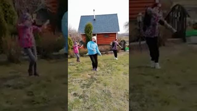 Веселая игра "Замри" смотреть онлайн