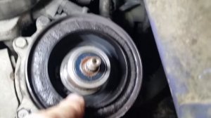 Honda Accord cl 7- cl 9 Замена подшипника шкива компрессора кондиционера, снятие бачка омывателя.