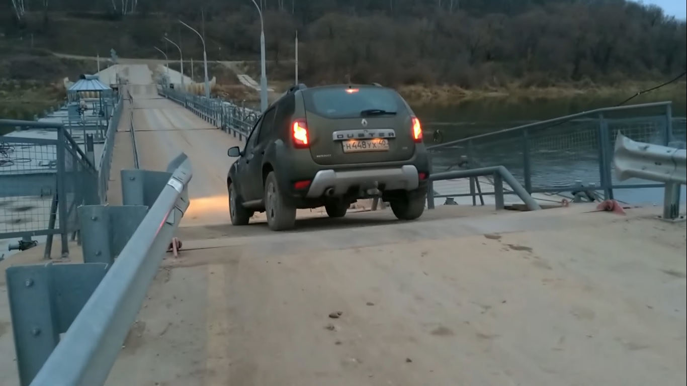 Renault Duster и прогулка выходного дня. По местам Гагарина и Чехова. Понтон через Оку. смотреть онлайн