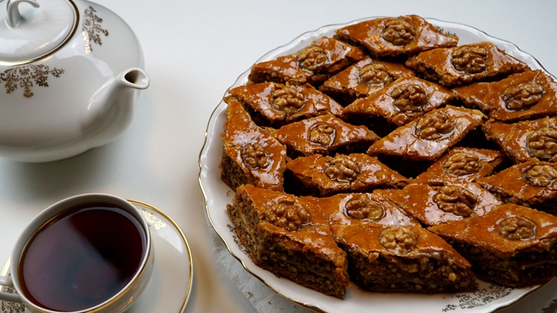 КУХНЯ. "Готовим по-армянски" ПАХЛАВА смотреть онлайн