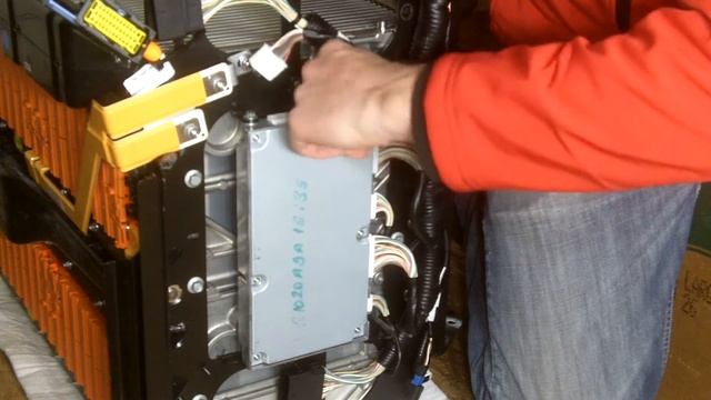 Renault Fluence ZE Better Place Battery Dissassembly Part 4 смотреть онлайн