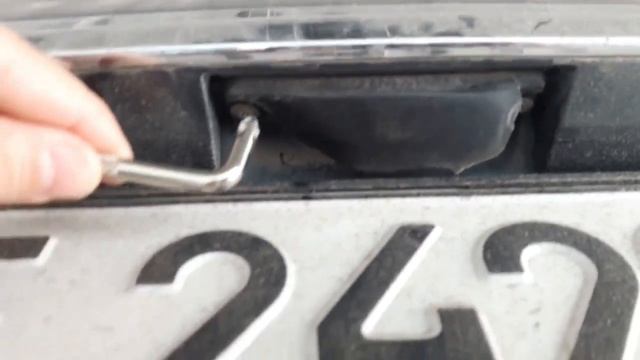 Замена резинки кнопки багажника Lexus RX350 (RX300, RX330, RX400), Toyota Harrier
