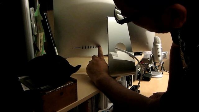 Un-Boxing Apple Desktop. смотреть онлайн
