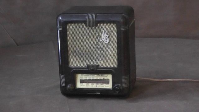 "Москвич-3" ламповый радиоприемник СССР 1952 г. смотреть онлайн