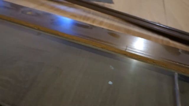 Реставрация фасадов шкафа - до реставрации. Шлифовка, грунт, эмаль Sayerlack RAL 9016 До и после. смотреть онлайн