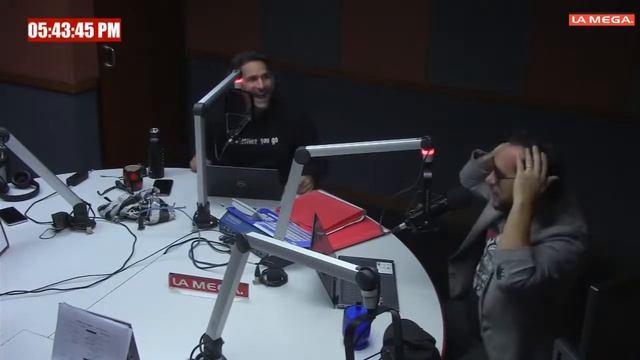 Rodrigo intenta imitar el estilo de Turi pero no lo logra #FueraDeForma/(25.02.22) смотреть онлайн