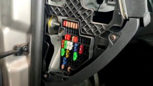 Skoda Octavia OBD2 Diagnostic Port Local and Fusebox