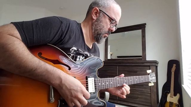 Gibson ES 335 1958 Reissue VOS смотреть онлайн